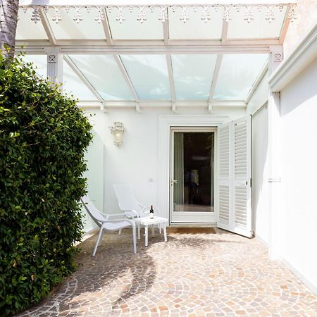 Relais Villa Savarese Сант'Агнело Екстериор снимка