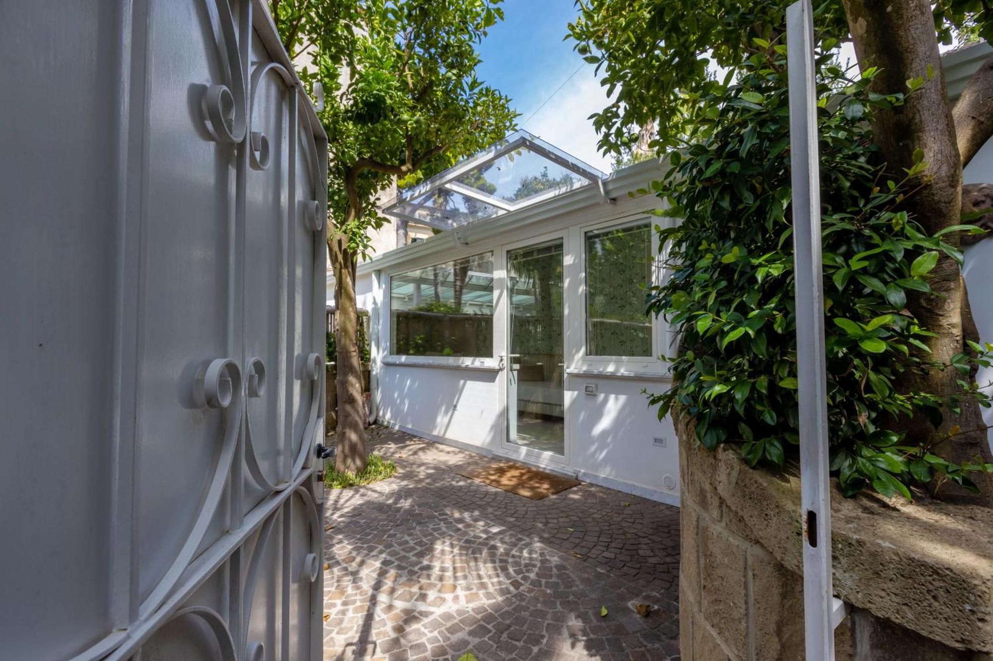 Relais Villa Savarese Сант'Агнело Екстериор снимка