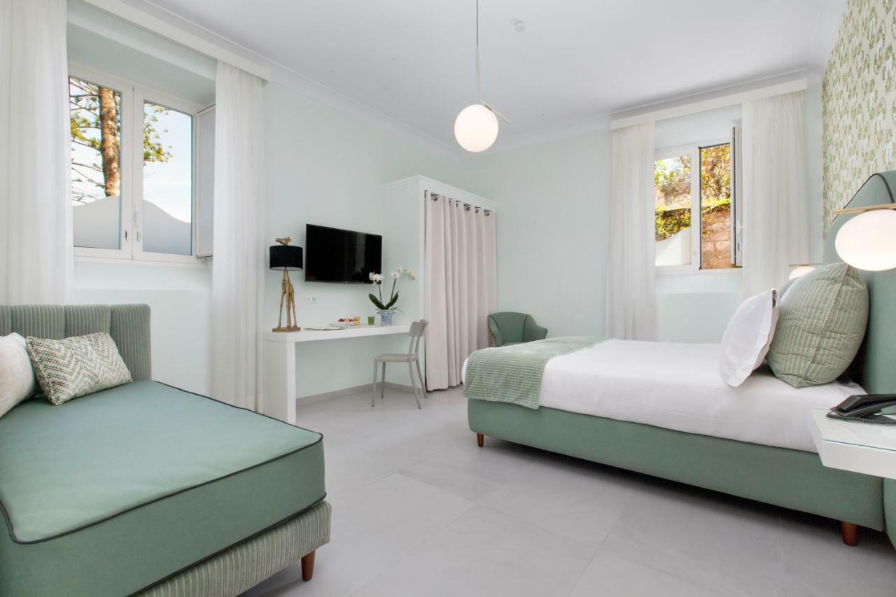 Relais Villa Savarese Сант'Агнело Екстериор снимка