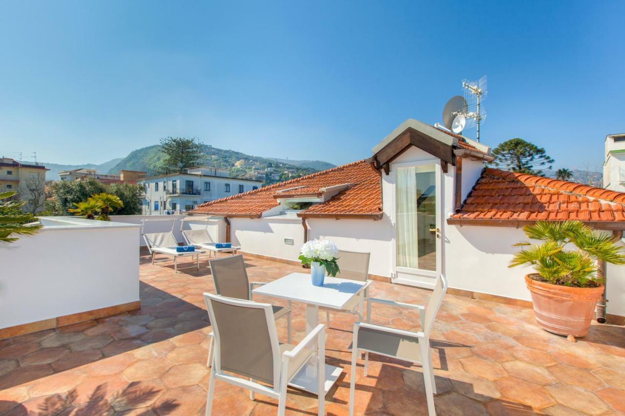 Relais Villa Savarese Сант'Агнело Екстериор снимка