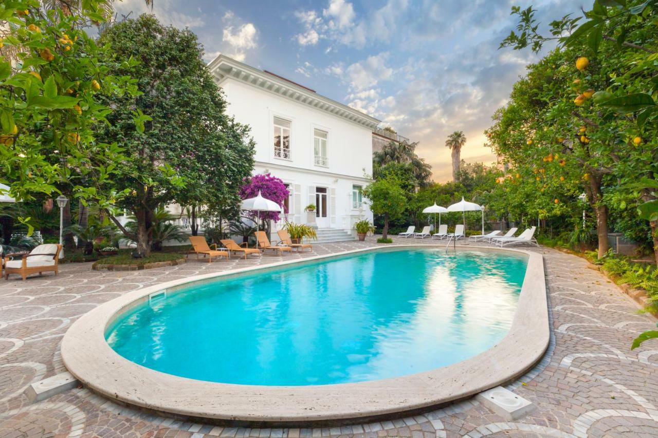 Relais Villa Savarese Сант'Агнело Екстериор снимка